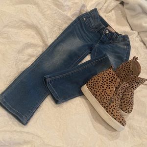 Squeeze Straight-leg Stretch Jeans. Girls Size 5. Like new only worn Once.